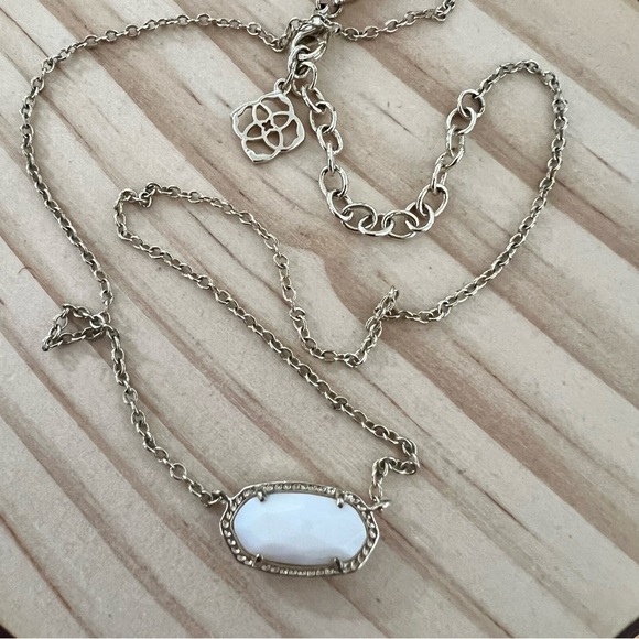 Kendra Scott Elisa Gold & White Necklace - Picture 1 of 1